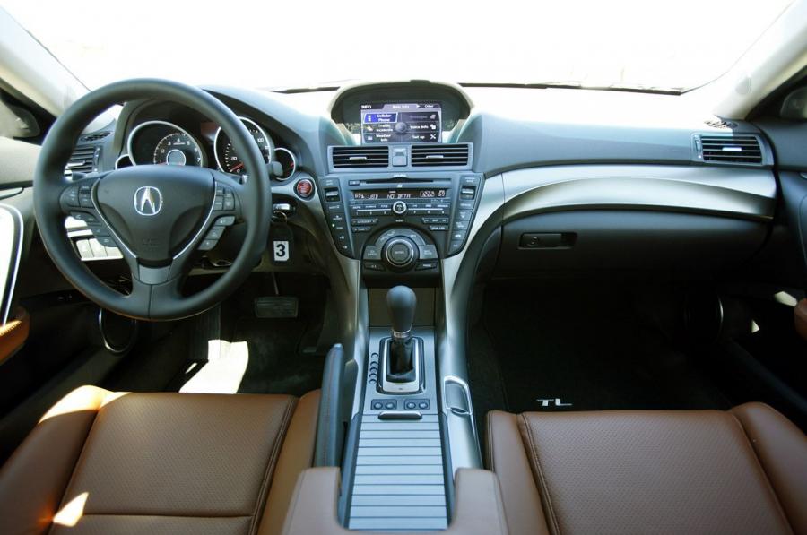 Торпедо Acura TL SH-AWD 2011 года  (фото 15 из 101)